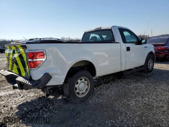 2010 Ford F-150 XL z VIN 1FTNF1CV4AKC09670, wystawiony jako Copart lot #87818255 z przebiegiem 201 911 mil mil oraz Szkoda całkowita • Salvage title. Historia ofert i sprzedaży dostępna na DreamBid. Obrazek 3.