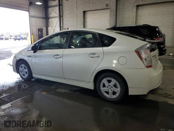 2011 Toyota Prius III with VIN JTDKN3DUXB0256271, listed as a Copart auction lot 71062055 with 100,480 mi miles and Salvage title. Bid and sale history available at DreamBid. Image 2.