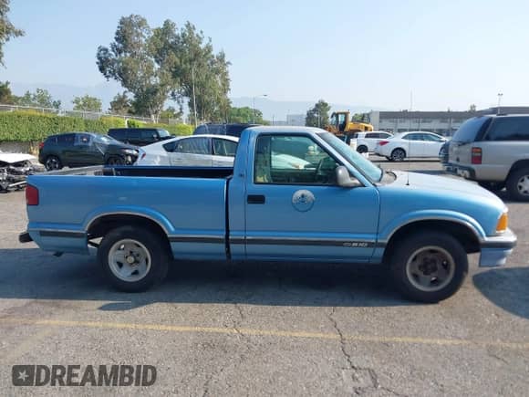 1997 Chevrolet S-10 LS with VIN 1GCCS1448VK149942, listed as a IAAI auction lot 42743876 with 149,904 mi miles and . Bid and sale history available at DreamBid. Image 13.