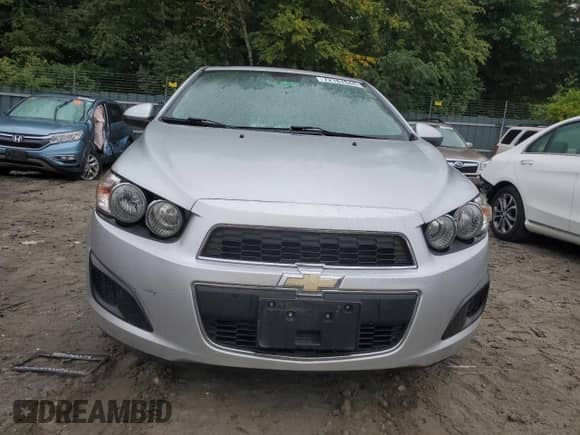 2013 Chevrolet Sonic LS z VIN 1G1JA6SG0D4245581, wystawiony jako Copart lot #72187644 z przebiegiem 65 308 mil mil oraz Czysty tytuł • Clean title. Historia ofert i sprzedaży dostępna na DreamBid. Obrazek 5.