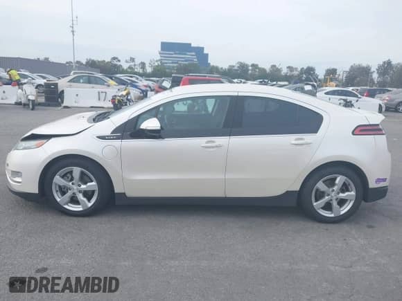 2014 Chevrolet Volt с VIN 1G1RE6E48EU124923, выставлен на аукционе IAAI как лот 43073899 с пробегом 174 614 миль миль и . История ставок и продаж доступна на DreamBid. Изображение 15.