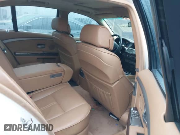 2008 BMW 7 Series 750i with VIN WBAHL83588DT12097, listed as a IAAI auction lot 41553816 with 110,672 mi miles and . Bid and sale history available at DreamBid. Image 8.