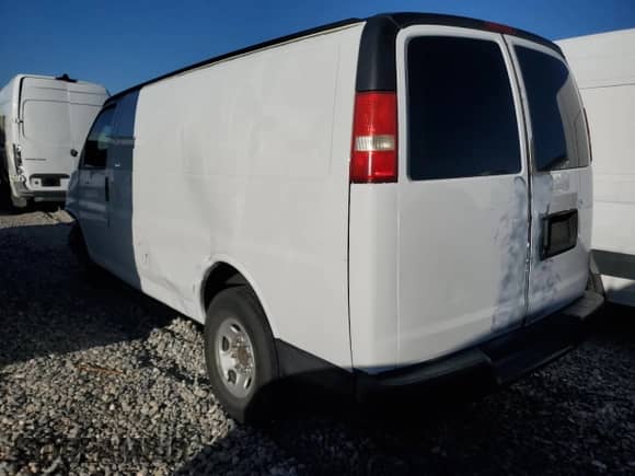 2006 Chevrolet Express Cargo с VIN 1GCGG25VX61105030, выставлен на аукционе Copart как лот 85719755 с пробегом Не указан миль и Списание • Salvage title. История ставок и продаж доступна на DreamBid. Изображение 2.