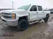 2017 Chevrolet Silverado 2500HD Work Truck z VIN 1GC1KUEG5HF222795, wystawiony jako IAAI lot #41717477 z przebiegiem 223 784 mil mil oraz . Historia ofert i sprzedaży dostępna na DreamBid. Obrazek 18.