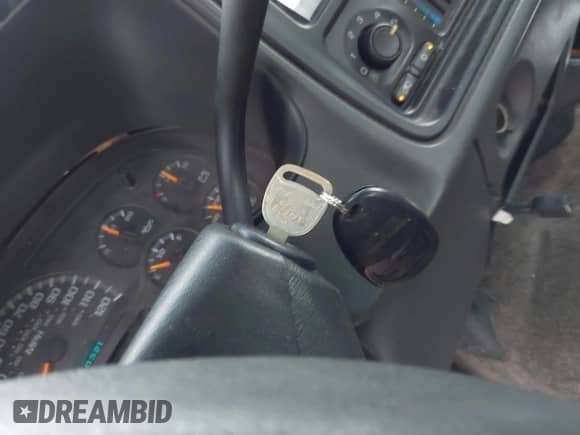 2003 Chevrolet Avalanche with VIN 3GNEC13T33G258609, listed as a IAAI auction lot 42502366 with 182,340 mi miles and . Bid and sale history available at DreamBid. Image 11.