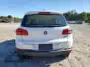 2017 Volkswagen Tiguan S с VIN WVGBV7AX8HK012214, выставлен на аукционе Copart как лот 86309115 с пробегом 67 120 миль миль и Списание • Salvage title. История ставок и продаж доступна на DreamBid. Изображение 6.