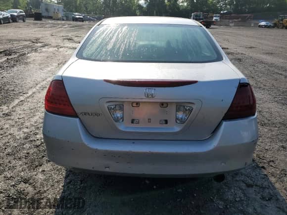 2006 Honda Accord VP с VIN 1HGCM56136A076007, выставлен на аукционе Copart как лот 60069025 с пробегом 221 463 миль миль и На запчасти • Non repairable. История ставок и продаж доступна на DreamBid. Изображение 6.