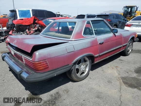 1985 Mercedes-Benz 380 with VIN WDBBA45C9FA021818, listed as a Copart auction lot 62368095 with 190,020 mi miles and Clean title. Bid and sale history available at DreamBid. Image 3.