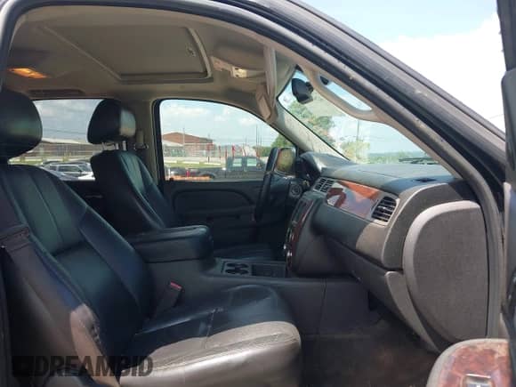 2013 Chevrolet Tahoe LT с VIN 1GNSKBE06DR105755, выставлен на аукционе IAAI как лот 42879117 с пробегом 171 005 миль миль и . История ставок и продаж доступна на DreamBid. Изображение 5.
