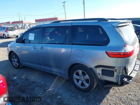 2015 Toyota Sienna LE with VIN 5TDKK3DC4FS593652, listed as a IAAI auction lot 43519208 with 135,192 mi miles and . Bid and sale history available at DreamBid. Image 14.