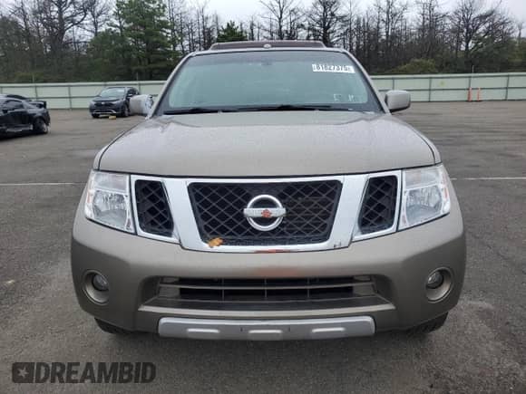 2009 Nissan Pathfinder LE z VIN 5N1AR18B69C601748, wystawiony jako Copart lot #81827375 z przebiegiem 191 490 mil mil oraz Szkoda całkowita • Salvage title. Historia ofert i sprzedaży dostępna na DreamBid. Obrazek 5.