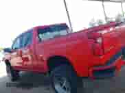 2019 Chevrolet Silverado 1500 RST z VIN 1GCUWDEDXKZ157259, wystawiony jako IAAI lot #42443731 z przebiegiem 36 279 mil mil oraz . Historia ofert i sprzedaży dostępna na DreamBid. Obrazek 14.