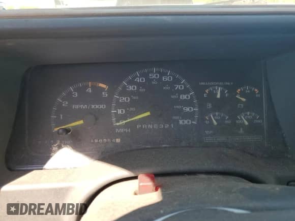 1995 Chevrolet Tahoe z VIN 1GNEK13K3SJ380698, wystawiony jako Copart lot #65834225 z przebiegiem 190 554 mil mil oraz Szkoda całkowita • Salvage title. Historia ofert i sprzedaży dostępna na DreamBid. Obrazek 9.