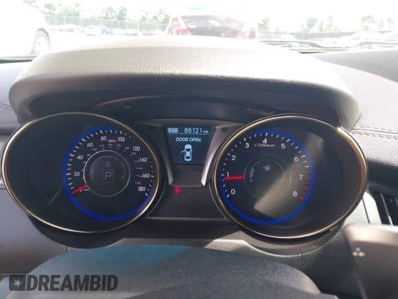 2015 Hyundai Genesis Coupe 3.8L Base с VIN KMHHU6KJ2FU123585, выставлен на аукционе IAAI как лот 42437976 с пробегом 88 121 миль миль и . История ставок и продаж доступна на DreamBid. Изображение 7.