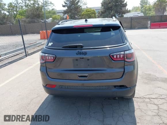 2019 Jeep Compass Altitude z VIN 3C4NJCBB5KT726882, wystawiony jako IAAI lot #42662008 z przebiegiem 100 634 mil mil oraz . Historia ofert i sprzedaży dostępna na DreamBid. Obrazek 17.
