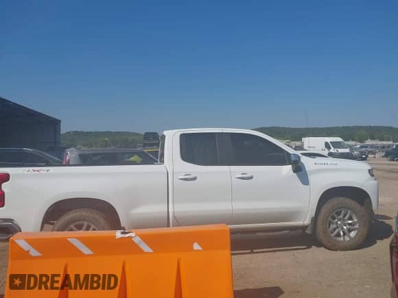 2020 Chevrolet Silverado 1500 LT with VIN 1GCRYDED9LZ261744, listed as a IAAI auction lot 43167474 with 96,060 mi miles and . Bid and sale history available at DreamBid. Image 13.