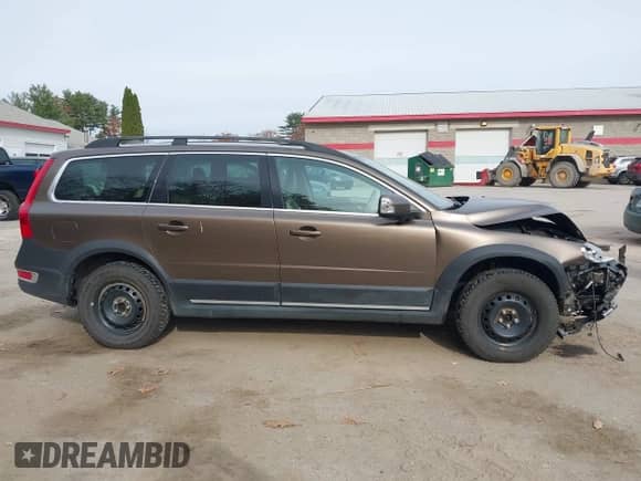 2012 Volvo XC70 3.2L with VIN YV4940BZ4C1144637, listed as a IAAI auction lot 40709833 with 150,249 mi miles and . Bid and sale history available at DreamBid. Image 13.
