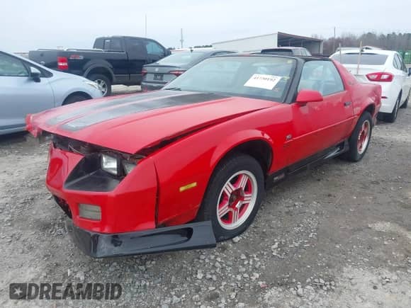 1992 Chevrolet Camaro RS z VIN 1G1FP23E7NL128405, wystawiony jako IAAI lot #41730192 z przebiegiem 254 780 mil mil oraz . Historia ofert i sprzedaży dostępna na DreamBid. Obrazek 2.