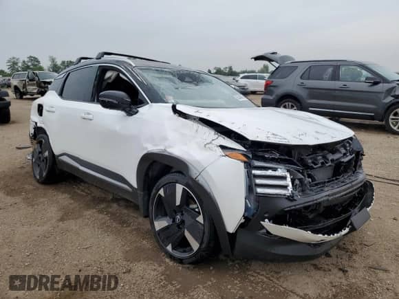 2025 Nissan Kicks SR with VIN 3N8AP6DB1SL316497, listed as a Copart auction lot 60548455 with 5,040 mi miles and Non repairable. Bid and sale history available at DreamBid. Image 4.