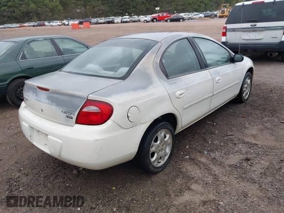 2005 Dodge Neon SXT with VIN 1B3ES56CX5D134742, listed as a IAAI auction lot 43343983 with 243,379 mi miles and . Bid and sale history available at DreamBid. Image 4.