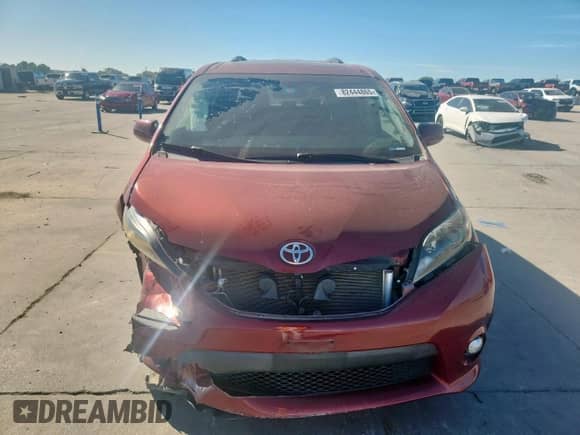2015 Toyota Sienna SE with VIN 5TDXK3DC7FS676854, listed as a Copart auction lot 82444865 with 60,605 mi miles and Salvage title. Bid and sale history available at DreamBid. Image 5.