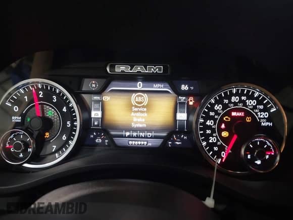 2022 Ram 1500 Big Horn z VIN 1C6RRFFG2NN410725, wystawiony jako IAAI lot #43107175 z przebiegiem 26 975 mil mil oraz . Historia ofert i sprzedaży dostępna na DreamBid. Obrazek 7.