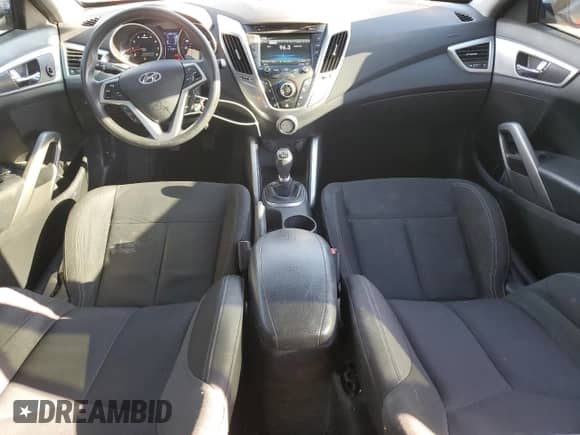 2013 Hyundai Veloster w/Black Int с VIN KMHTC6AD0DU166697, выставлен на аукционе Copart как лот 71646805 с пробегом 158 640 миль миль и Списание • Salvage title. История ставок и продаж доступна на DreamBid. Изображение 8.