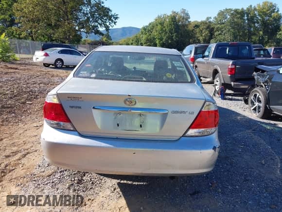 2005 Toyota Camry XLE с VIN 4T1BF30K25U604039, выставлен на аукционе IAAI как лот 43139598 с пробегом 271 651 миль миль и . История ставок и продаж доступна на DreamBid. Изображение 17.