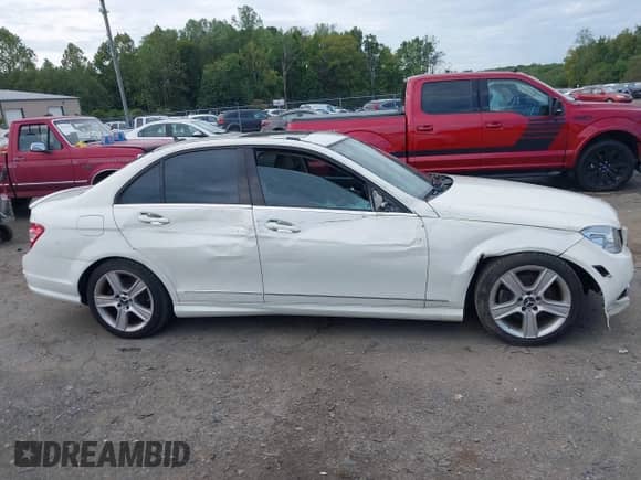 2010 Mercedes-Benz C 300 Sport с VIN WDDGF8BB9AF485480, выставлен на аукционе IAAI как лот 43319384 с пробегом 181 346 миль миль и . История ставок и продаж доступна на DreamBid. Изображение 14.