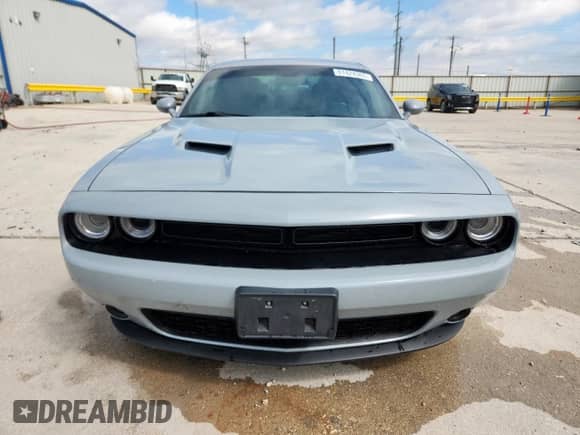 2021 Dodge Challenger SXT z VIN 2C3CDZAG8MH543202, wystawiony jako Copart lot #81424365 z przebiegiem 142 789 mil mil oraz Szkoda całkowita • Salvage title. Historia ofert i sprzedaży dostępna na DreamBid. Obrazek 5.