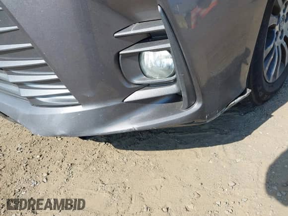 2018 Toyota Sienna XLE Auto Access Seat with VIN 5TDYZ3DC4JS940637, listed as a IAAI auction lot 42780286 with 111,733 mi miles and . Bid and sale history available at DreamBid. Image 17.