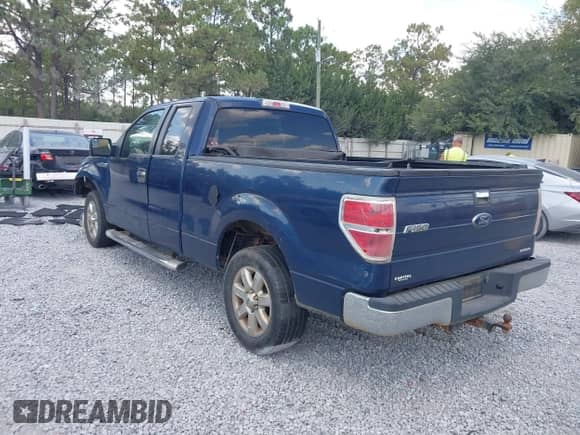 2013 Ford F-150 XL z VIN 1FTEX1CM8DFB15793, wystawiony jako IAAI lot #43255608 z przebiegiem 178 163 mil mil oraz . Historia ofert i sprzedaży dostępna na DreamBid. Obrazek 3.
