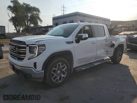 2022 GMC Sierra 1500 SLT with VIN 1GTUUDEDXNZ635464, listed as a Copart auction lot 62771555 with 48,801 mi miles and Salvage title. Bid and sale history available at DreamBid. Image 1.