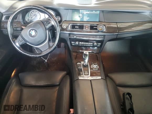 2009 BMW 7 Series 750i с VIN WBAKA83539CY33425, выставлен на аукционе Copart как лот 69256215 с пробегом 99 812 миль миль и Чистый • Clean title. История ставок и продаж доступна на DreamBid. Изображение 8.