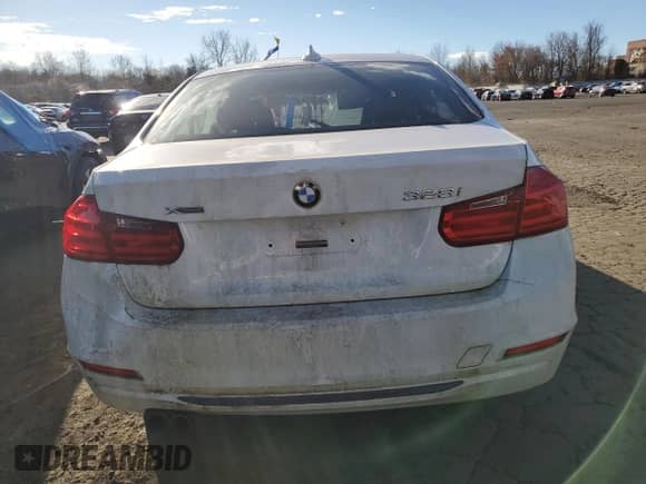 2013 BMW 3 Series 328i xDrive с VIN WBA3B5G58DNS04346, выставлен на аукционе Copart как лот 77405664 с пробегом Не указан миль и На запчасти • Non repairable. История ставок и продаж доступна на DreamBid. Изображение 6.