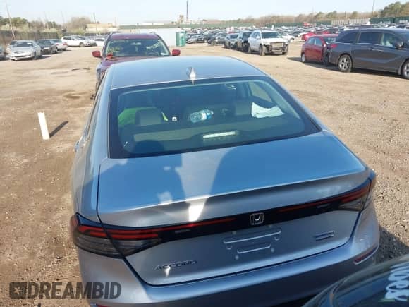 2025 Honda Accord Touring z VIN 1HGCY2F8XSA022651, wystawiony jako IAAI lot #42081683 z przebiegiem 1 328 mil mil oraz . Historia ofert i sprzedaży dostępna na DreamBid. Obrazek 16.