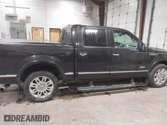 2011 Ford F-150 Lariat с VIN 1FTFW1CT7BFB38106, выставлен на аукционе IAAI как лот 43444415 с пробегом 248 862 миль миль и . История ставок и продаж доступна на DreamBid. Изображение 13.
