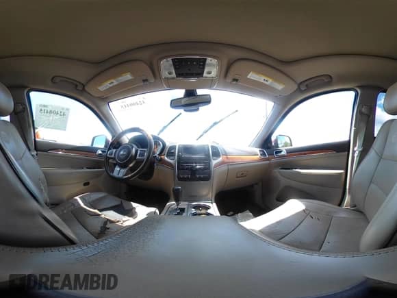 2011 Jeep Grand Cherokee Overland z VIN 1J4RR6GT5BC517175, wystawiony jako IAAI lot #42400415 z przebiegiem 197 019 mil mil oraz . Historia ofert i sprzedaży dostępna na DreamBid. Obrazek 18.