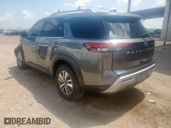 2023 Nissan Pathfinder SL z VIN 5N1DR3CA4PC209839, wystawiony jako Copart lot #57516185 z przebiegiem 48 743 mil mil oraz Czysty tytuł • Clean title. Historia ofert i sprzedaży dostępna na DreamBid. Obrazek 2.