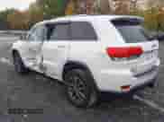 2017 Jeep Grand Cherokee Limited z VIN 1C4RJFBG3HC890358, wystawiony jako IAAI lot #43414652 z przebiegiem 132 405 mil mil oraz . Historia ofert i sprzedaży dostępna na DreamBid. Obrazek 3.