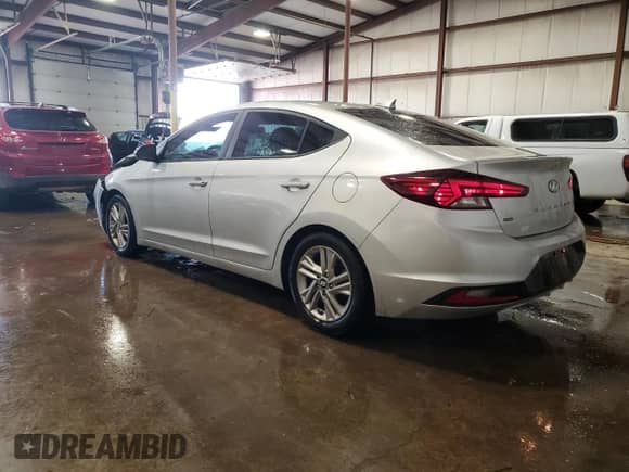 2019 Hyundai Elantra SEL z VIN 5NPD84LF3KH433450, wystawiony jako Copart lot #47722205 z przebiegiem 104 882 mil mil oraz Szkoda całkowita • Salvage title. Historia ofert i sprzedaży dostępna na DreamBid. Obrazek 2.