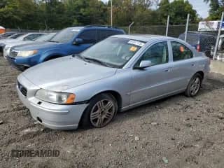 2005 Volvo S60 с VIN YV1RH592X52456708, выставлен на аукционе Copart как лот 87017175 с пробегом Не указан миль и Списание • Salvage title. История ставок и продаж доступна на DreamBid. Изображение 1.