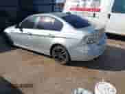 2007 BMW 3 Series 328i z VIN WBAVC53527FZ75041, wystawiony jako IAAI lot #43240788 z przebiegiem 165 460 mil mil oraz . Historia ofert i sprzedaży dostępna na DreamBid. Obrazek 3.