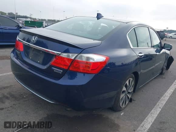 2015 Honda Accord Touring z VIN 1HGCR6F75FA014927, wystawiony jako IAAI lot #43268149 z przebiegiem 132 281 mil mil oraz . Historia ofert i sprzedaży dostępna na DreamBid. Obrazek 4.