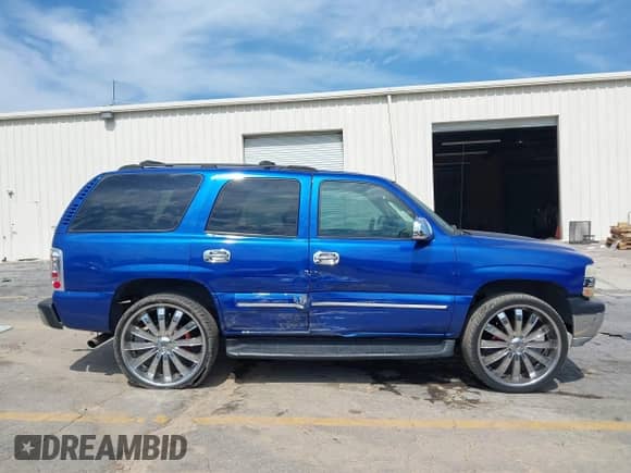 2003 Chevrolet Tahoe LS z VIN 1GNEC13Z63R269186, wystawiony jako IAAI lot #42649812 z przebiegiem 334 117 mil mil oraz . Historia ofert i sprzedaży dostępna na DreamBid. Obrazek 12.