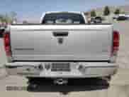 2005 Dodge 2500 SLT z VIN 3D7KR28C75G727752, wystawiony jako Copart lot #61373045 z przebiegiem 105 908 mil mil oraz Szkoda całkowita • Salvage title. Historia ofert i sprzedaży dostępna na DreamBid. Obrazek 6.
