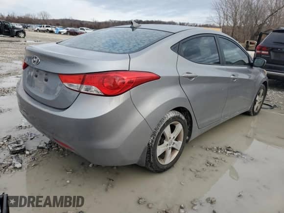2013 Hyundai Elantra GLS z VIN KMHDH4AE8DU755919, wystawiony jako Copart lot #43276835 z przebiegiem 120 178 mil mil oraz Szkoda całkowita • Salvage title. Historia ofert i sprzedaży dostępna na DreamBid. Obrazek 3.