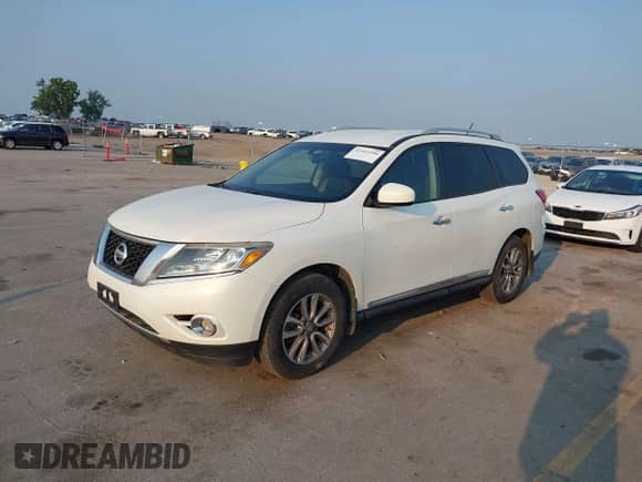 2014 Nissan Pathfinder SL with VIN 5N1AR2MM9EC704041, listed as a IAAI auction lot 42453350 with 220,947 mi miles and . Bid and sale history available at DreamBid. Image 2.