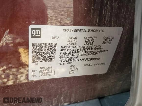 2023 Chevrolet Suburban LS z VIN 1GNSKBKD2PR198804, wystawiony jako Copart lot #66074295 z przebiegiem 64 423 mil mil oraz Szkoda całkowita • Salvage title. Historia ofert i sprzedaży dostępna na DreamBid. Obrazek 13.