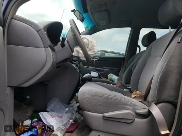 2007 Toyota Sienna CE with VIN 5TDZK23C77S023835, listed as a Copart auction lot 84447085 with 89,954 mi miles and Salvage title. Bid and sale history available at DreamBid. Image 7.